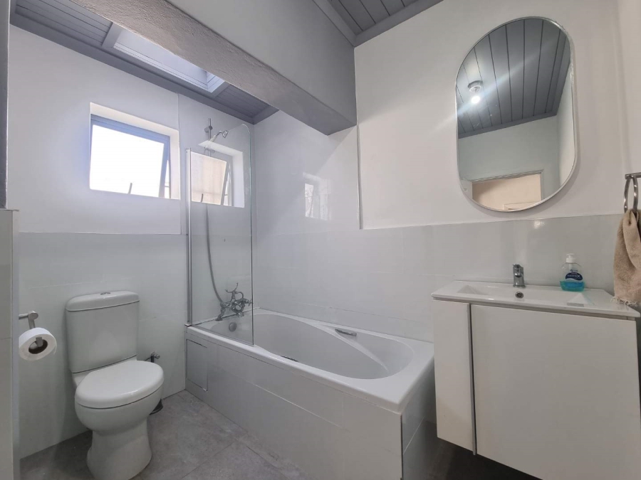 To Let 3 Bedroom Property for Rent in Wynberg Western Cape